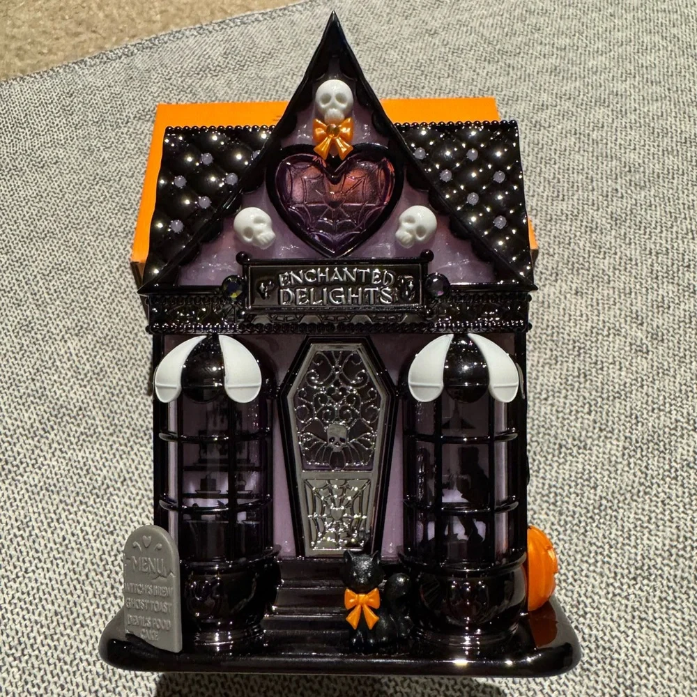 Bath & Body Works - Haunted House Projector - Wallflowers Home Fragrance Plug - Picture 2 of 11